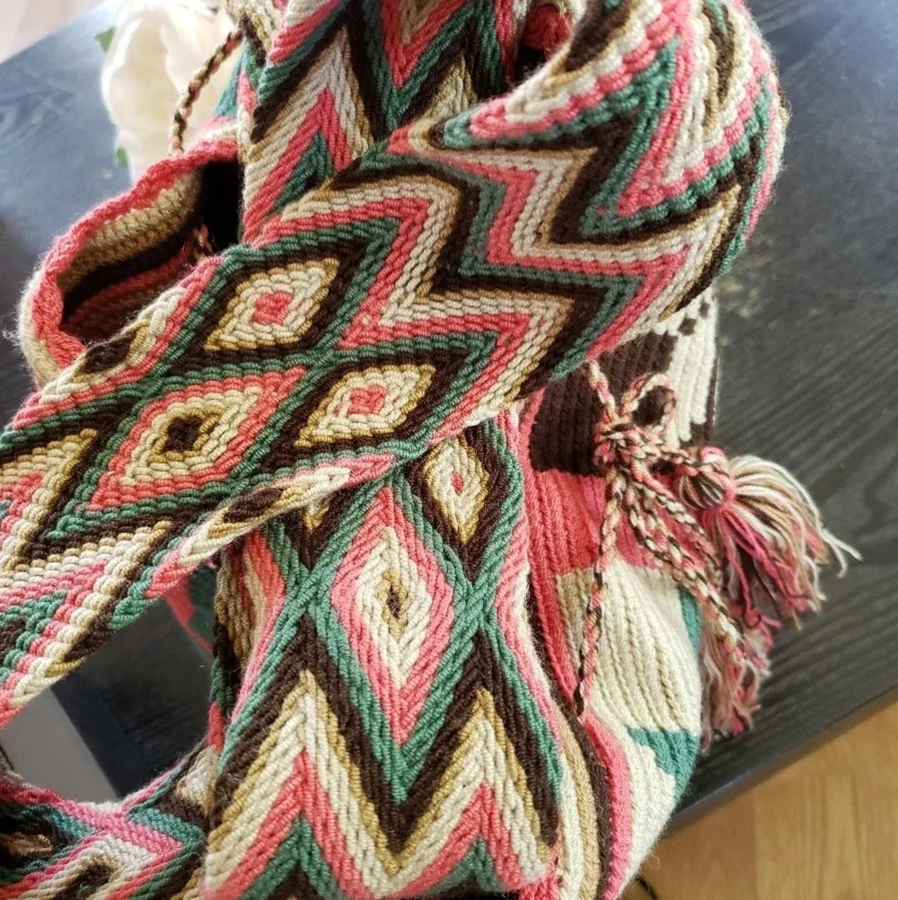 Hobo bucket style knitted crotchet bag
